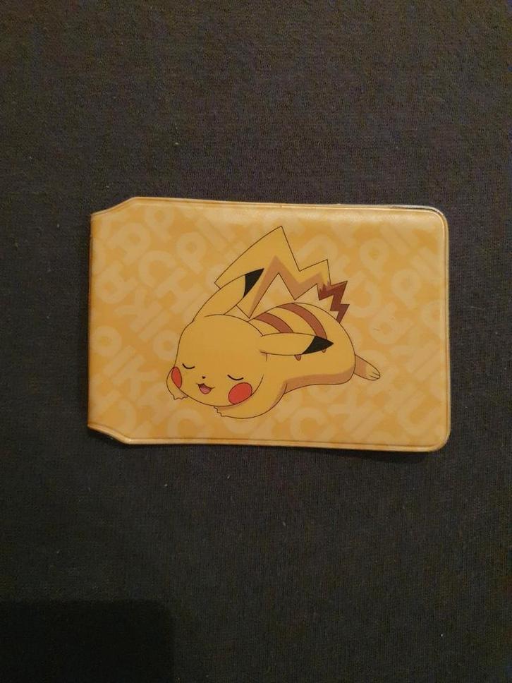 Pikachu Pasjeshouder, Hobby en Vrije tijd, Verzamelkaartspellen | Overige, Zo goed als nieuw, Meerdere kaarten, Ophalen of Verzenden