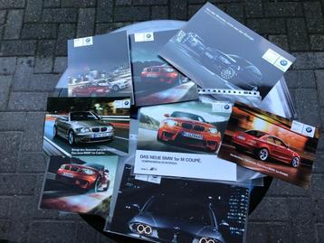 Fld.087 / Diverse BMW 1M Serie [E82-E87] folders / brochure.