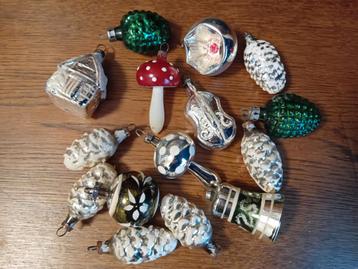 OUDE KERSTBALLETJES VOOR IN EEN FEATHERTREE 15 STUKS  beschikbaar voor biedingen