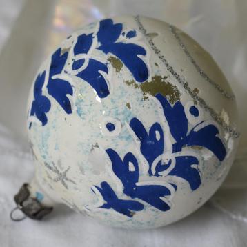 oude kerstbal blauw/wit beschikbaar voor biedingen