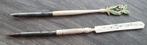 Om 1900 - 1925 Twee Stuks Benen Kroontjes Pen Schrijfstift, Ophalen of Verzenden