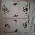 @2 oude zelfgemaakte onderzetters/servetten @, Ophalen of Verzenden, Gebruikt, Wit, Tafelkleed of Tafelzeil