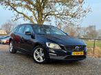 Volvo V60 2.0 D2 Summum | Clima + Cruise + Navi nu € 6.975, Auto's, Voorwielaandrijving, Gebruikt, 4 cilinders, 1969 cc