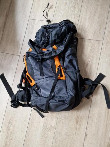 Rugzak voor kamperen / trektochten - verstelbare ruglengte beschikbaar voor biedingen