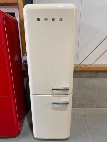 Prachtige smeg koelvriescombinatie beschikbaar voor biedingen
