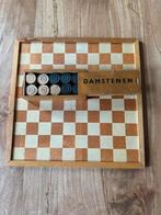 Oud dambord/schaakbord met kistje damstenen, Ophalen of Verzenden, Zo goed als nieuw