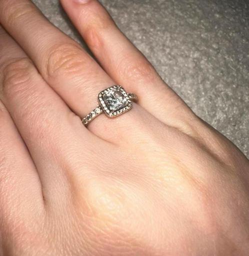 Pandora ring vierkant, Sieraden, Tassen en Uiterlijk, Ringen, Zo goed als nieuw, Dame, Zilver, Zilver, Met strass, Ophalen of Verzenden
