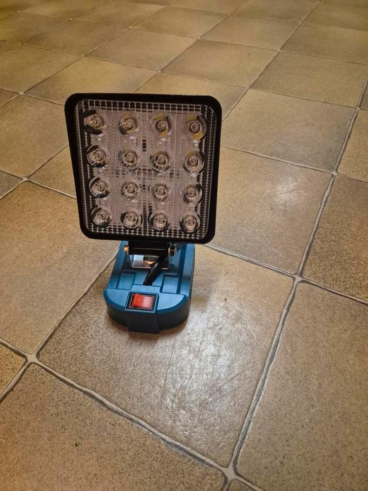 Makita Bouwlamp / Verstraler - Krachtig Licht!, Doe-het-zelf en Verbouw, Bouwverlichting, Gebruikt, Lamp, Minder dan 50 watt, Ophalen of Verzenden