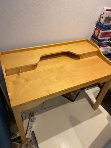 IKEA Gustav bureau beschikbaar voor biedingen