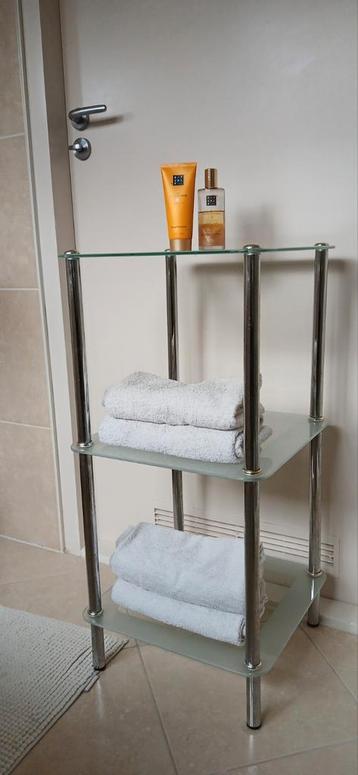 Glazen badkamerrek met 3 planken beschikbaar voor biedingen