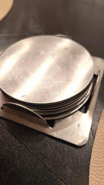 Aluminium Onderzetters - 6 stuks met houder beschikbaar voor biedingen