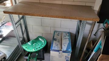 Stevige werkbank 155 x 60 beschikbaar voor biedingen