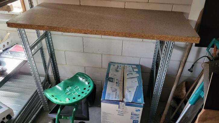 Stevige werkbank 130 x 57, Doe-het-zelf en Verbouw, Werkbanken, Gebruikt, 120 tot 170 cm, Ophalen