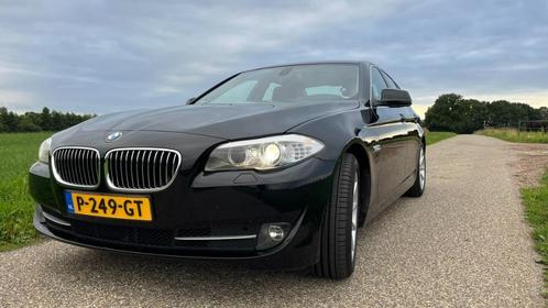 BMW 5-Serie 3.0 I 523 AUT 2010 Zwart, Auto's, BMW, Particulier, 5-Serie, Airbags, Android Auto, Apple Carplay, Centrale vergrendeling