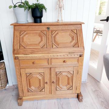 Leuke secretaire / bureau beschikbaar voor biedingen