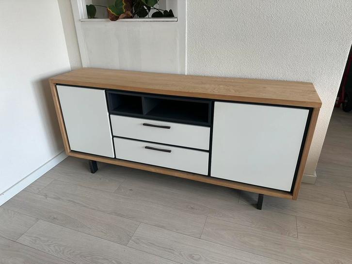 Xooon dressoir kast Otta, Huis en Inrichting, Kasten | Dressoirs, Gebruikt, 150 tot 200 cm, 25 tot 50 cm, Met lade(s), Met deur(en)
