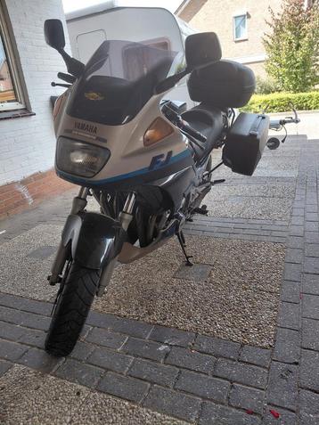Yamaha FJ1200 motorfiets .eventueel. RUILEN brommer/scooter beschikbaar voor biedingen