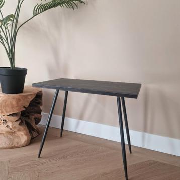 Long Island Living bijzettafel industrieel

Showmodel beschikbaar voor biedingen