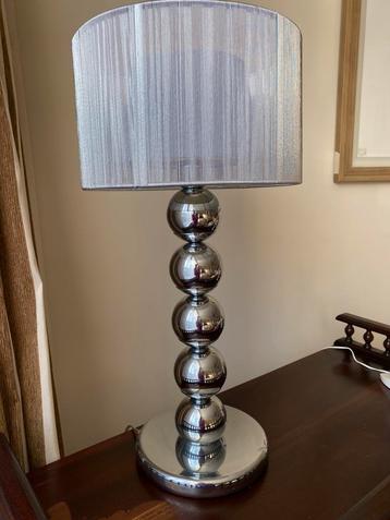Shiny silver table lamp beschikbaar voor biedingen