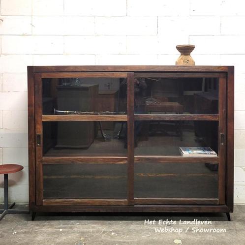 Oude lage Vitrinekast / schoolkast  / #4529, Huis en Inrichting, Kasten | Dressoirs, Gebruikt, 25 tot 50 cm, Ophalen of Verzenden