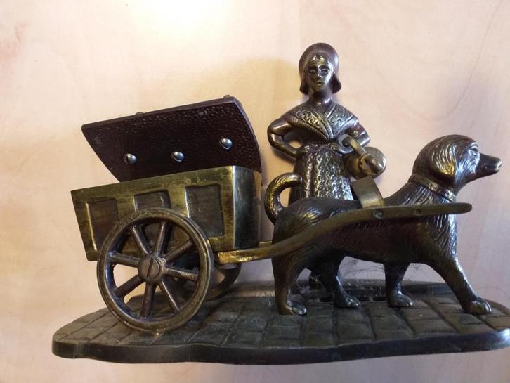 Brons beeld, melkverkoopster met hondenkar - eind 19de eeuw., Antiek en Kunst, Antiek | Koper en Brons, Brons, Ophalen of Verzenden