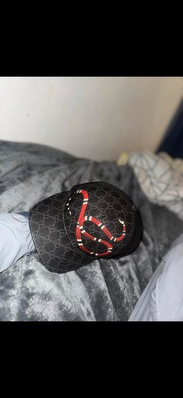 Gucci Pet – Iconisch Design met Slangenprint  beschikbaar voor biedingen