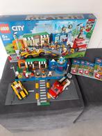 LEGO City 60306 winkelstraat met doos, Kinderen en Baby's, Speelgoed | Duplo en Lego, Ophalen of Verzenden, Zo goed als nieuw