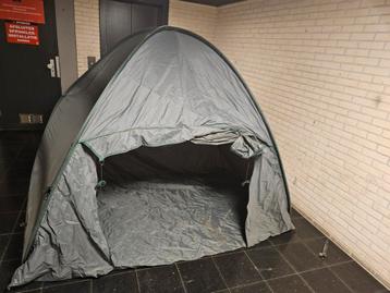 Te koop gebruik vis tent  beschikbaar voor biedingen