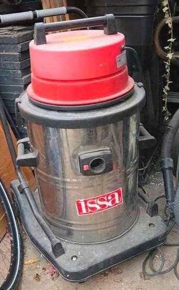 Stofzuiger issa nat en droog  beschikbaar voor biedingen