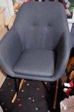 Mooie grijze schommelstoel de laatste foto's zie niet gebrui, Huis en Inrichting, Ophalen, Zo goed als nieuw, Stof, Eén