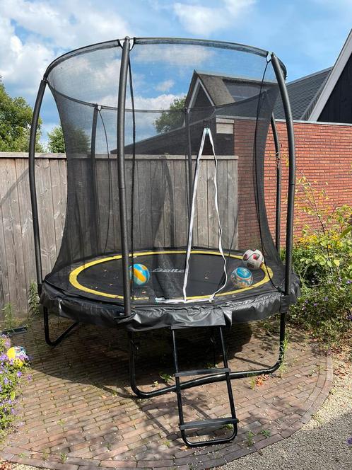 Salta trampoline 251 cm, Kinderen en Baby's, Speelgoed | Buiten | Trampolines, Zo goed als nieuw, Ophalen