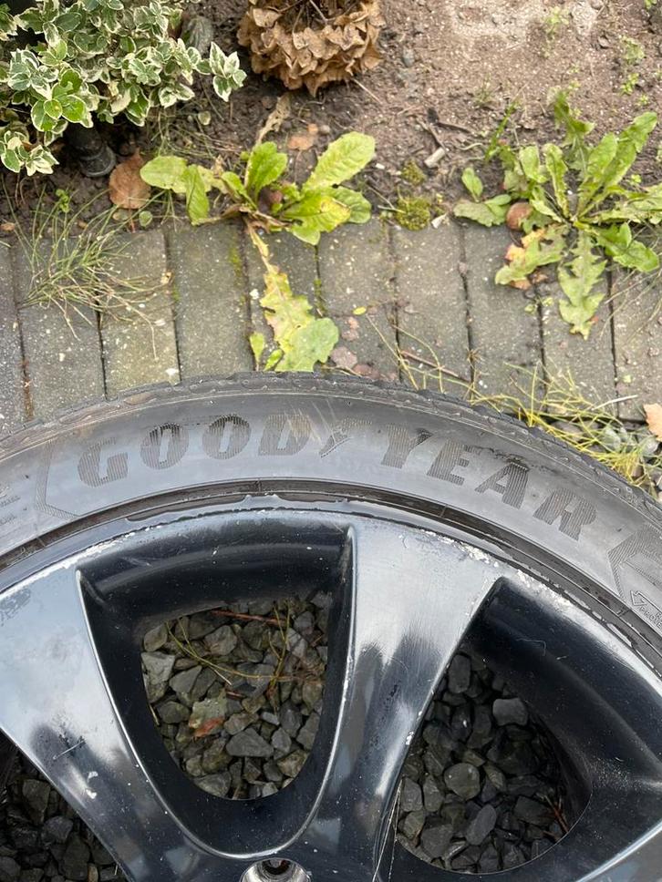 18 inch BMW E60, E61 sportvelgen met winterbanden, Auto-onderdelen, Banden en Velgen, Banden en Velgen, Winterbanden, 18 inch