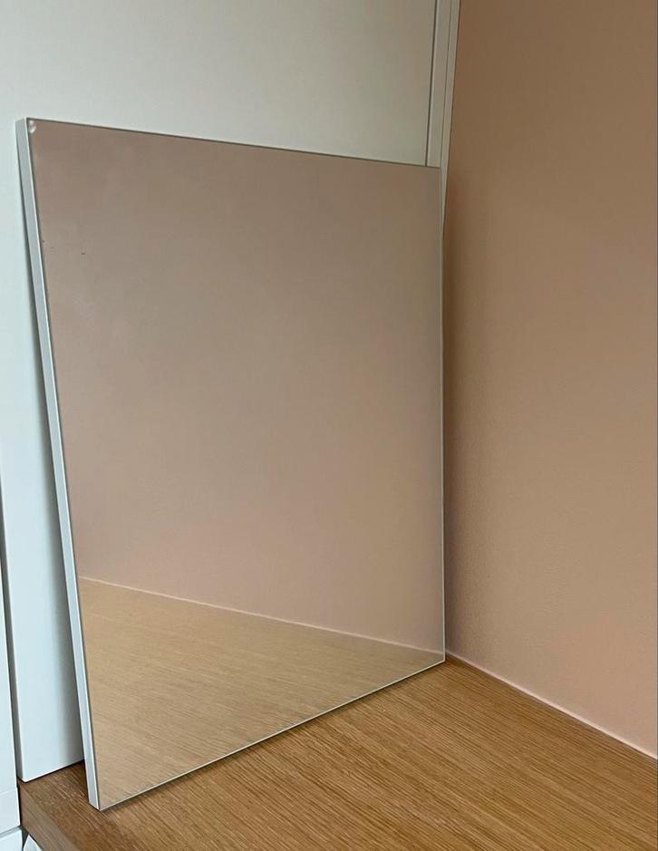 Spiegel - Nieuwstaat - wit, Huis en Inrichting, Woonaccessoires | Spiegels, Zo goed als nieuw, 50 tot 75 cm, Minder dan 100 cm