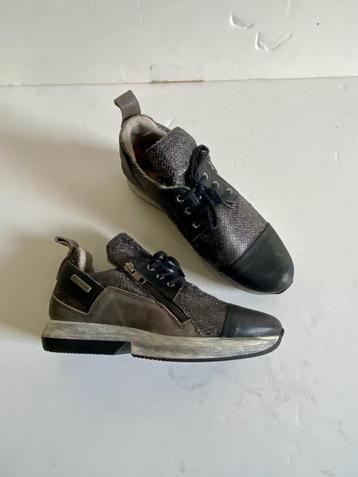 J11 Yellow Cab maat 37 leren sneakers gympen schoenen leer beschikbaar voor biedingen