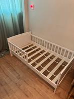 Peuterbed wit hout, Kinderen en Baby's, Kinderkamer | Bedden, Ophalen, 70 tot 85 cm, 140 tot 160 cm, Zo goed als nieuw