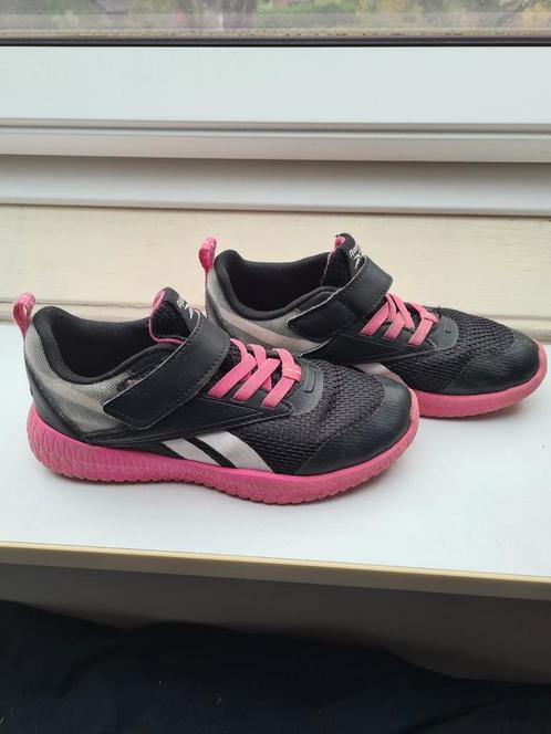 Zwart/roze sportschoen van Reebok - maat 32 - zgan!, Kinderen en Baby's, Kinderkleding | Schoenen en Sokken, Zo goed als nieuw