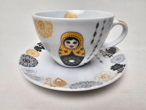 # PPD Cappucino kop met schotels met Matroesjka- Baboesjka, Huis en Inrichting, Keuken | Servies, Zo goed als nieuw, Kop(pen) en/of Schotel(s)