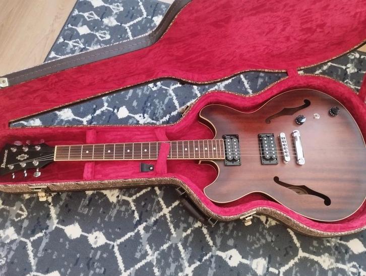 Ibanez AS53 TF, Muziek en Instrumenten, Snaarinstrumenten | Gitaren | Elektrisch, Zo goed als nieuw, Solid body, Ibanez, Ophalen