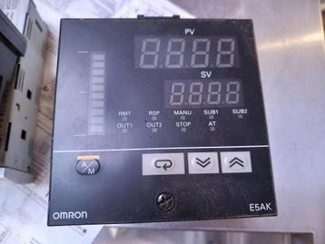 Omron Digital Controller E5AK-AA2-500 beschikbaar voor biedingen