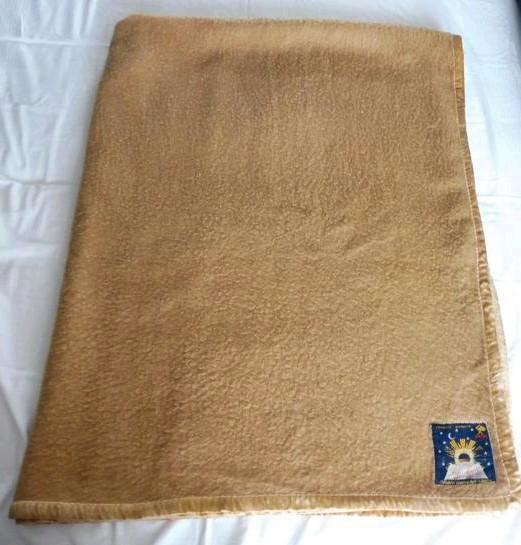 Prachtige wollen Sole Mio deken 170 x 220 cm wol, Huis en Inrichting, Woonaccessoires | Plaids en Woondekens, Zo goed als nieuw