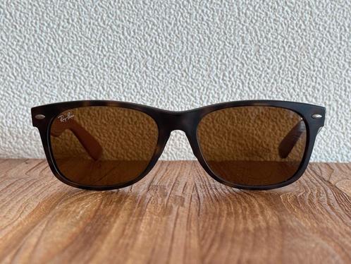 Unieke Ray-Ban RB2132 New Wayfarer zonnebril met opbergcase, Sieraden, Tassen en Uiterlijk, Zonnebrillen en Brillen | Heren, Zo goed als nieuw