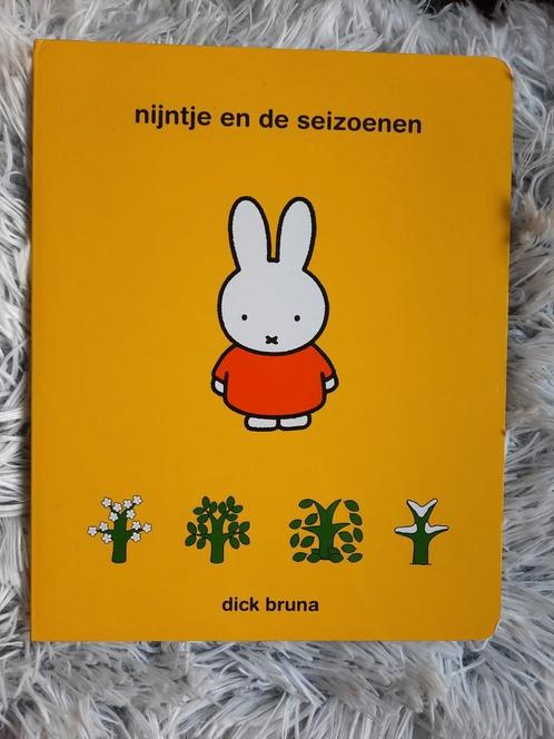 Dick Bruna - Nijntje en de seizoenen, Boeken, Kinderboeken | Jeugd | onder 10 jaar, Zo goed als nieuw, Ophalen of Verzenden