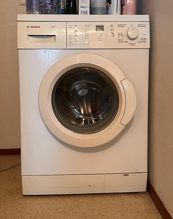 Goedwerkende Bosch wasmachine, Witgoed en Apparatuur, Wasmachines, Refurbished, Voorlader, 6 tot 8 kg, 85 tot 90 cm, 1200 tot 1600 toeren
