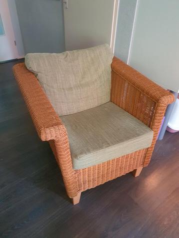 Rotan fauteuil in zeer nette staat te koop beschikbaar voor biedingen