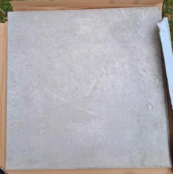 GRATIS:4,5 vloertegels 60x60. BETONLOOK beschikbaar voor biedingen