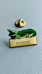 De Beukelaer pin krokodil Dundee, Verzamelen, Speldjes, Pins en Buttons, Ophalen of Verzenden, Zo goed als nieuw