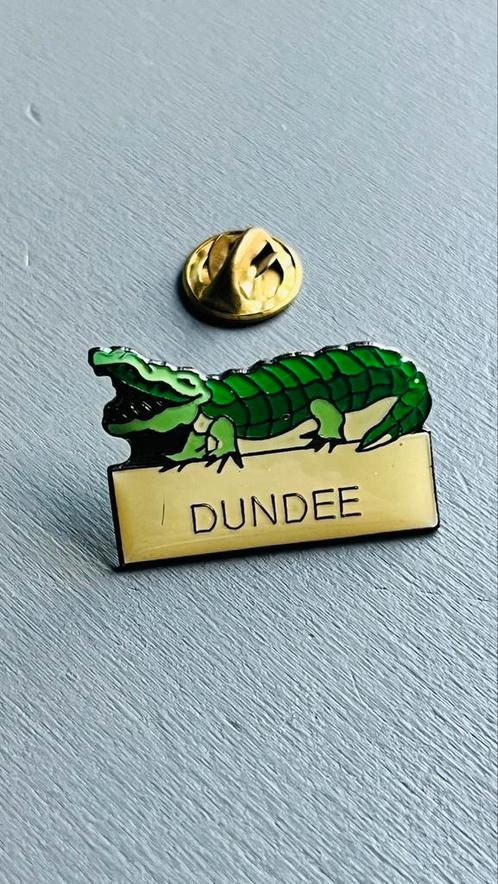 De Beukelaer pin krokodil Dundee, Verzamelen, Speldjes, Pins en Buttons, Zo goed als nieuw, Ophalen of Verzenden