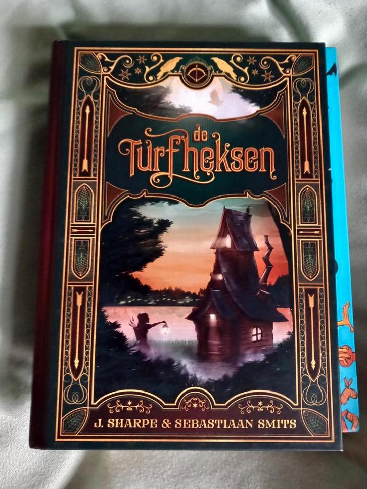 J.sharpe Sebastiaan smits de turfheksen, Boeken, Fantasy, Zo goed als nieuw, Ophalen of Verzenden