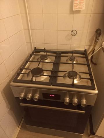 Bosch Gasfornuis 4 pits zo goed als nieuw (2 jr oud) beschikbaar voor biedingen