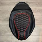 UITVERKOOP! Zadelhoes Piaggio Zip Audi rs rood custom, Piaggio, Jynkx, Nieuw, Ophalen of Verzenden